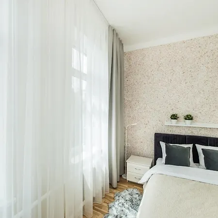 Apartment Lovely 1-bedroom In Old Town *